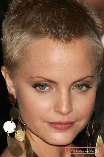 Tykt og hardt hår er det du trenger for en pindsvin haircut