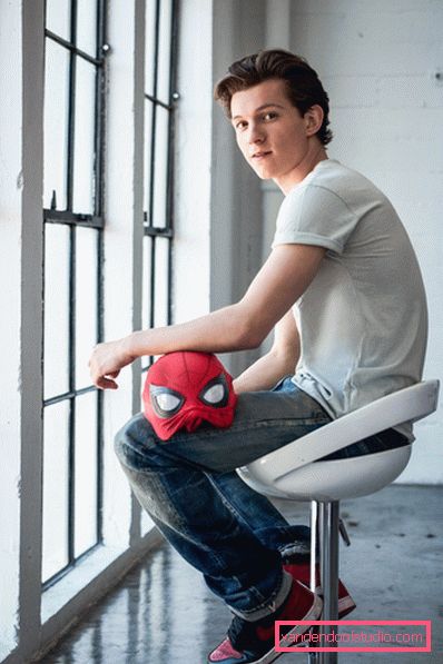 Hva heter navnet Tom Holland