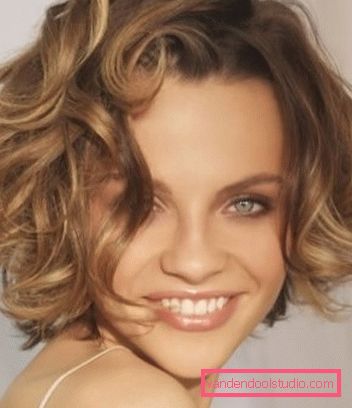 Haircut for krøllet hår medium lengde bob Hvilke hårklipp passer til krøllet hår av middels lengde