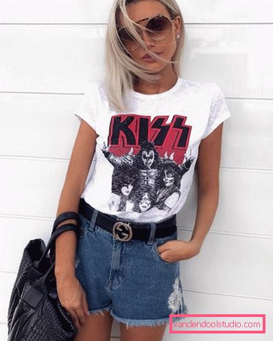Attraktiv bue med shorts