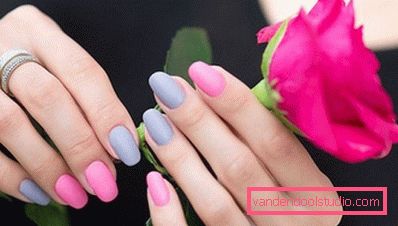 Vakker rosa manikyr 2019-2020 år