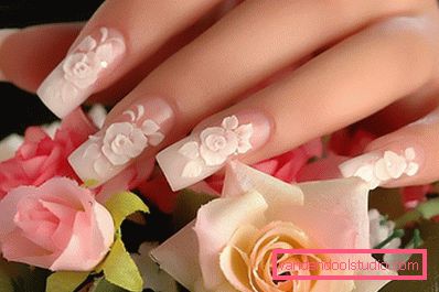 Bryllupspiker med blomster Bryllupspiker med blomster