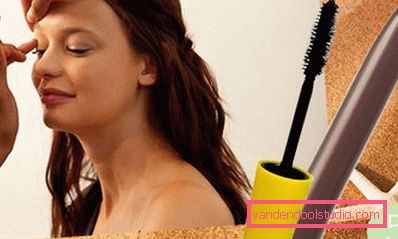 vanntett mascara og blyant på stranden vanntett mascara og blyant på stranden