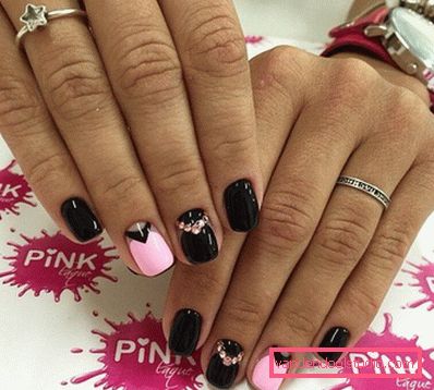 Herlig manikyr med rhinestones 2019-2020