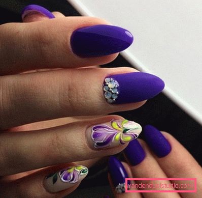 Herlig manikyr med rhinestones 2019-2020