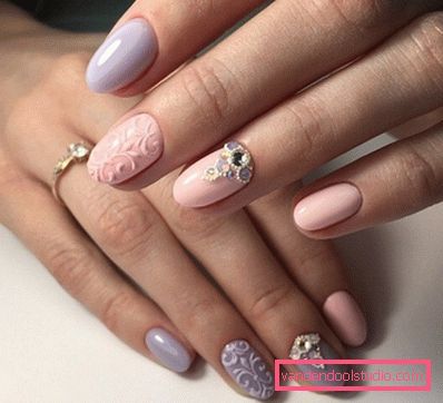 Herlig manikyr med rhinestones 2019-2020