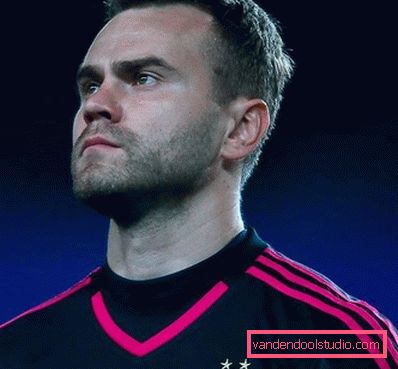 Akinfeev frisyre Igor Akinfeevs frisyre - bilde