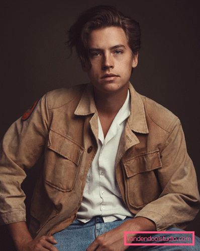 Cole Sprou frisyre - bilde