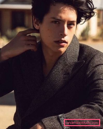 Cole Sprou frisyre - bilde