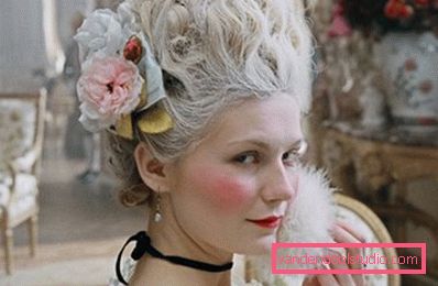 Kirsten Dunst som Marie Antoinette Kirsten Dunst som Marie Antoinette