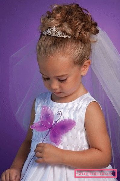 Frisyrer med tiara for jenter - topp 10 styling med krone