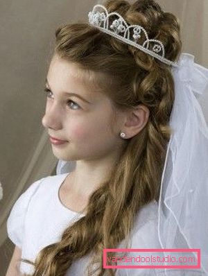 Frisyrer med tiara for jenter - topp 10 styling med krone