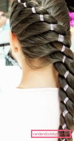 Braid veve langt hår med bånd Frisyrer med fletninger for langt hår