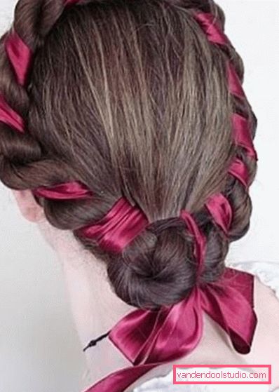 Braid veve langt hår med bånd Frisyrer med fletninger for langt hår