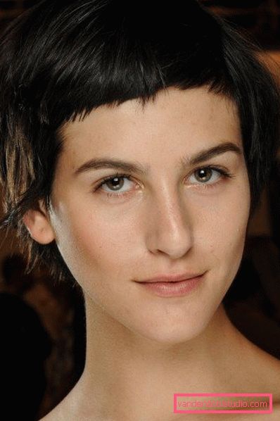 Den mest fasjonable bangs 2019 - haircuts med bangs for long