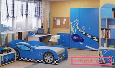 En interessant design av et barnerom for en gutt i ulike aldre.